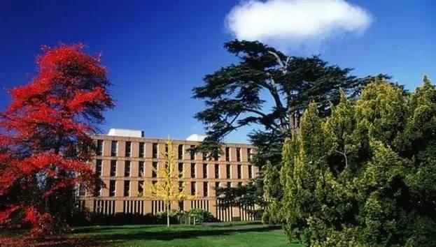 英國巴斯大學留學費用