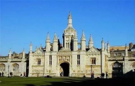 倫敦大學國王學院英國排名第幾位？